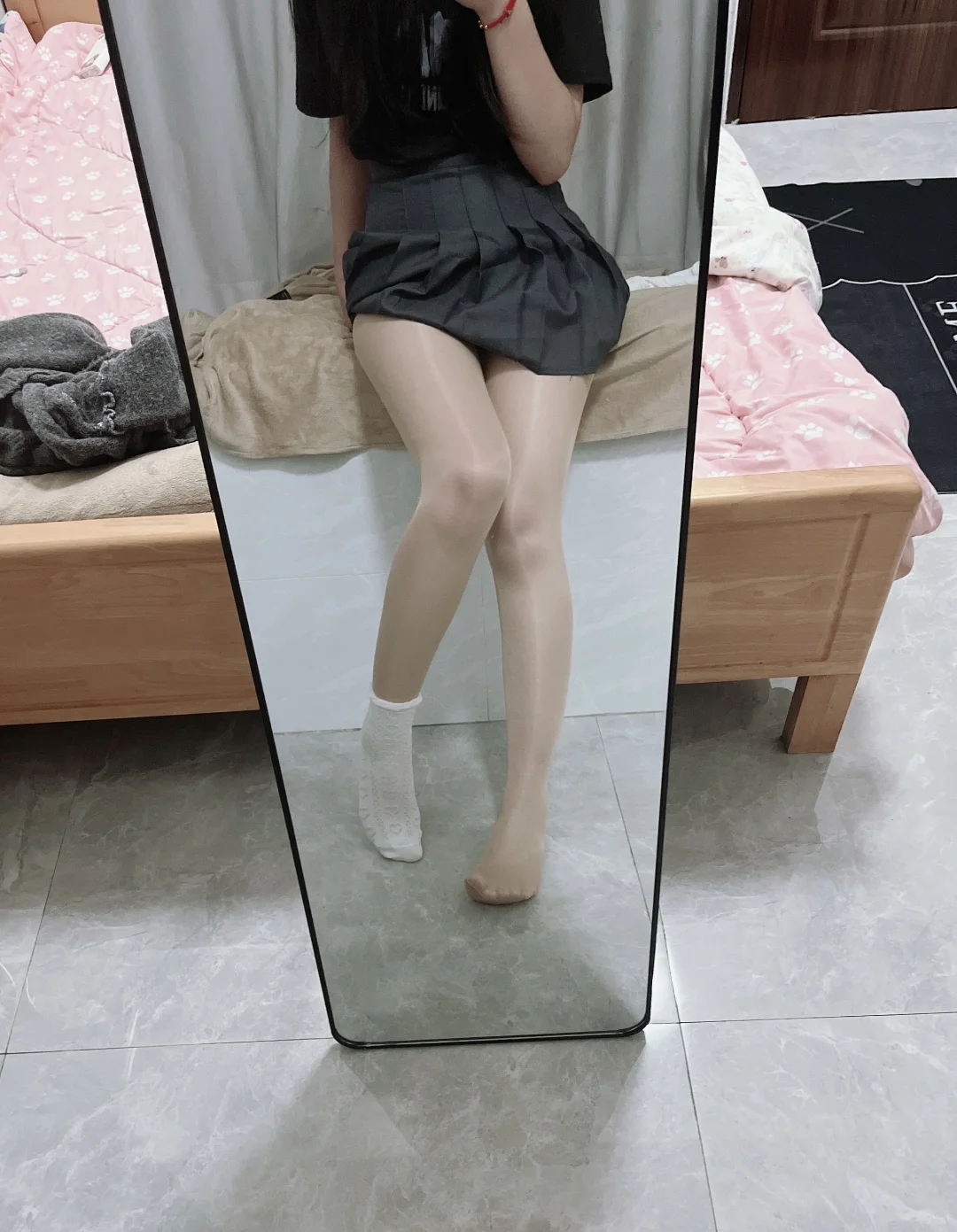 布灵布灵的丝袜+奶乎乎的小白袜