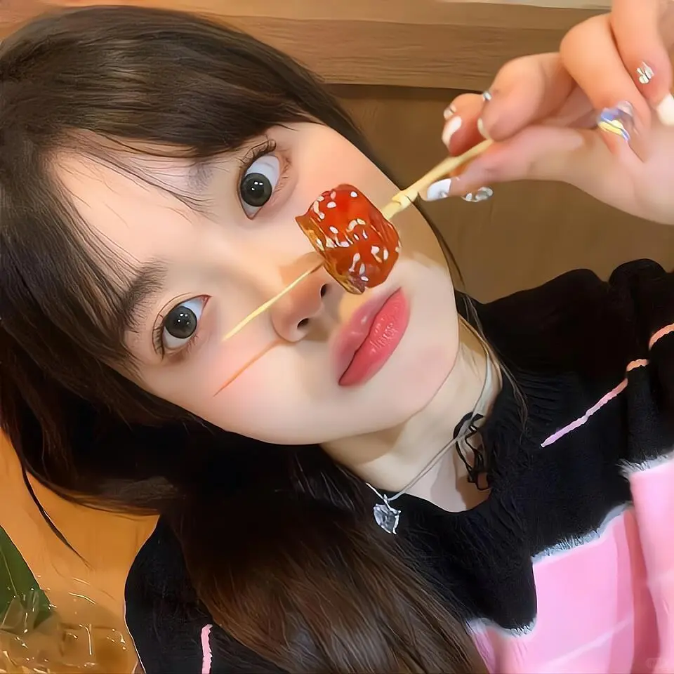 调皮甜美女生头像