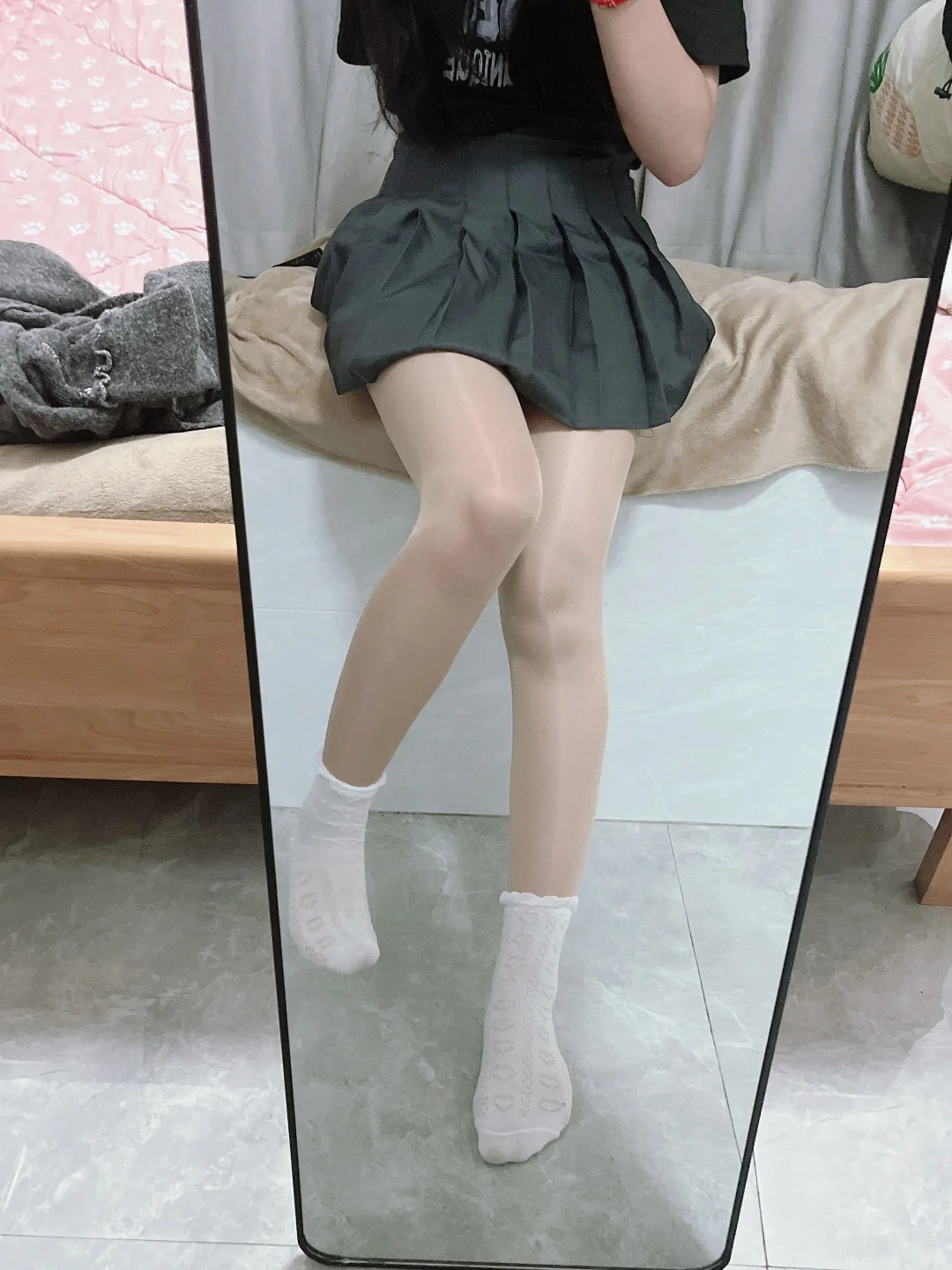 布灵布灵的丝袜+奶乎乎的小白袜