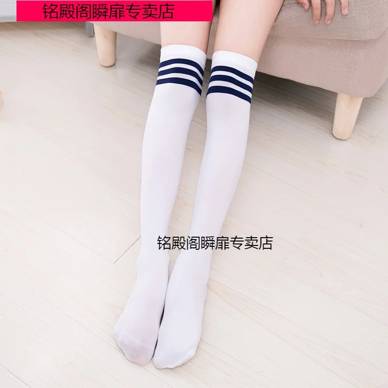 洛丽塔户滑天鹅绒过膝袜：甜美少女的梦幻单品✨