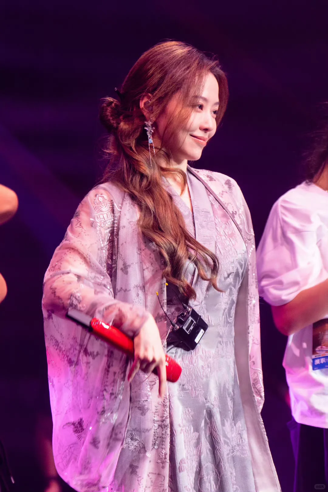 张靓颖 熟女风韵 身材真爆