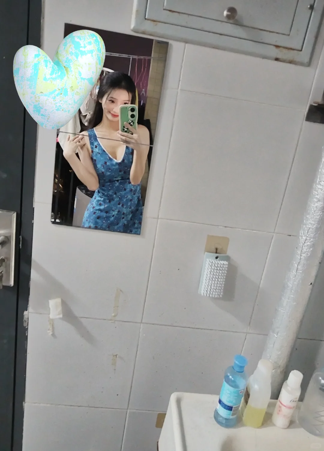 欣赏一朵不修剪的野玫瑰