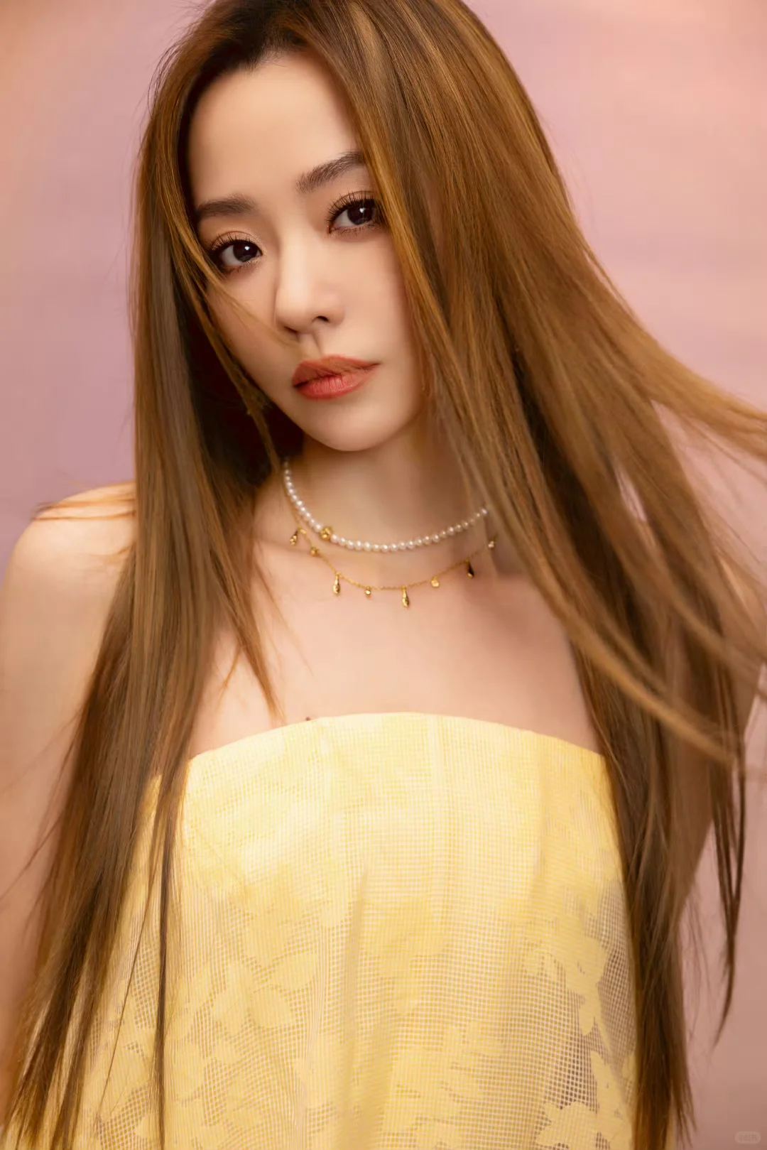 张靓颖 熟女风韵 身材真爆