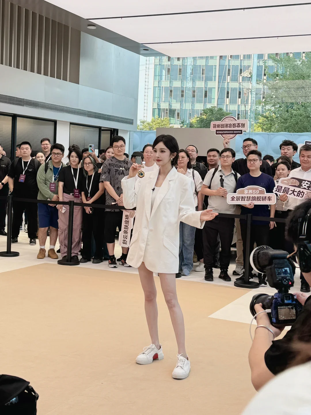 这么美还有人说她的脸不上镜。。。。