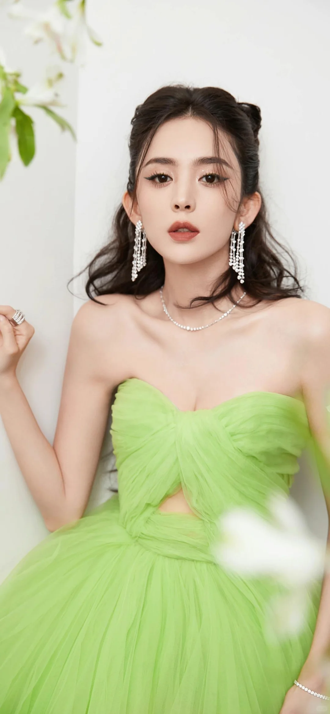 娇艳如花，美丽大方的古力娜扎