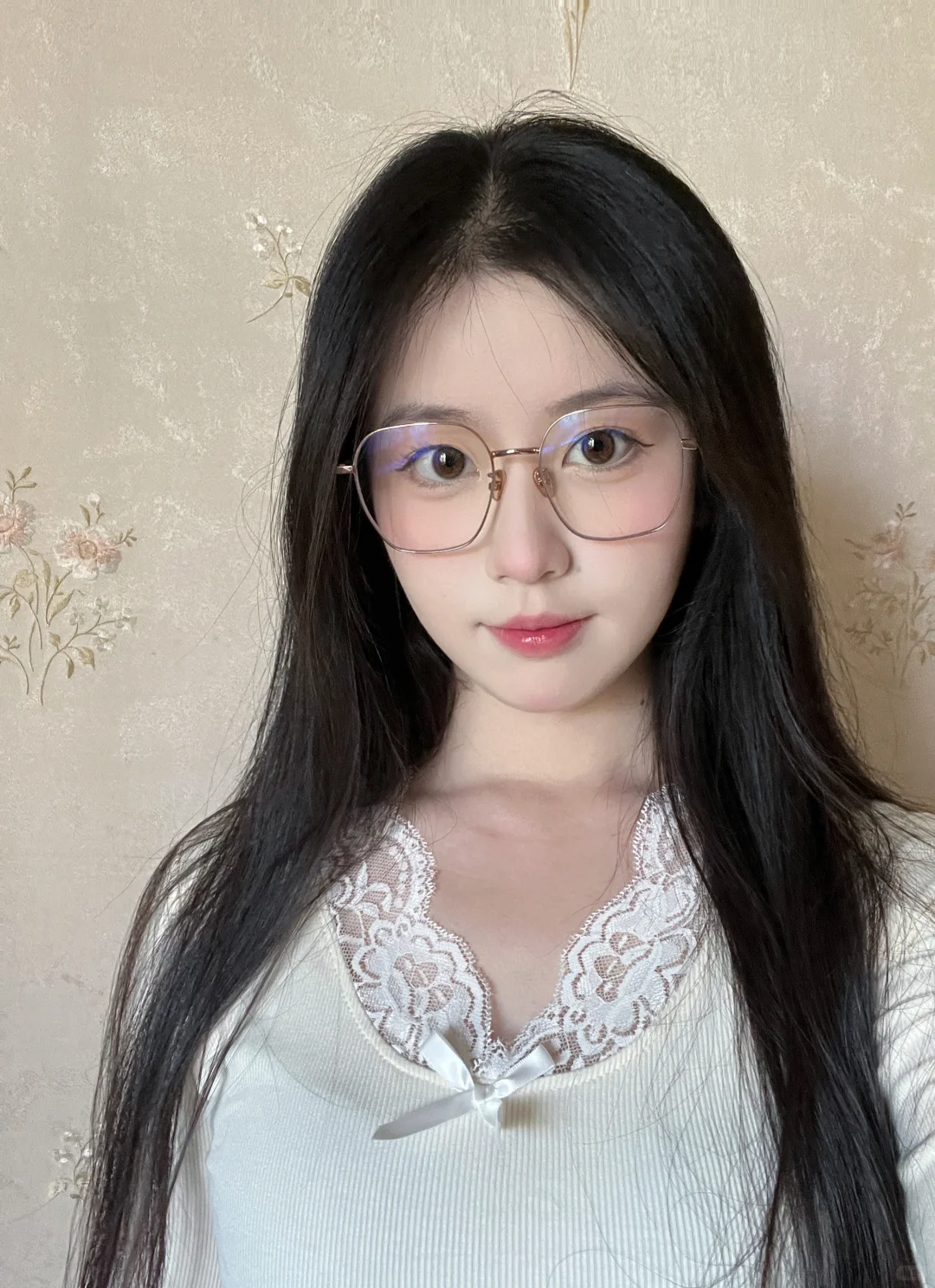 浅当一下眼镜美女🥛