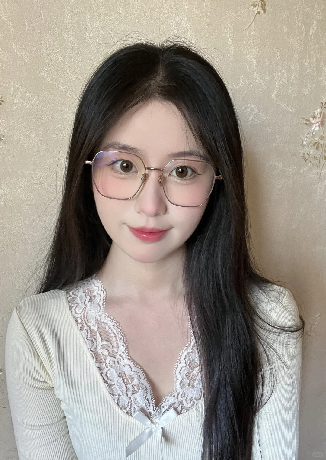 浅当一下眼镜美女🥛