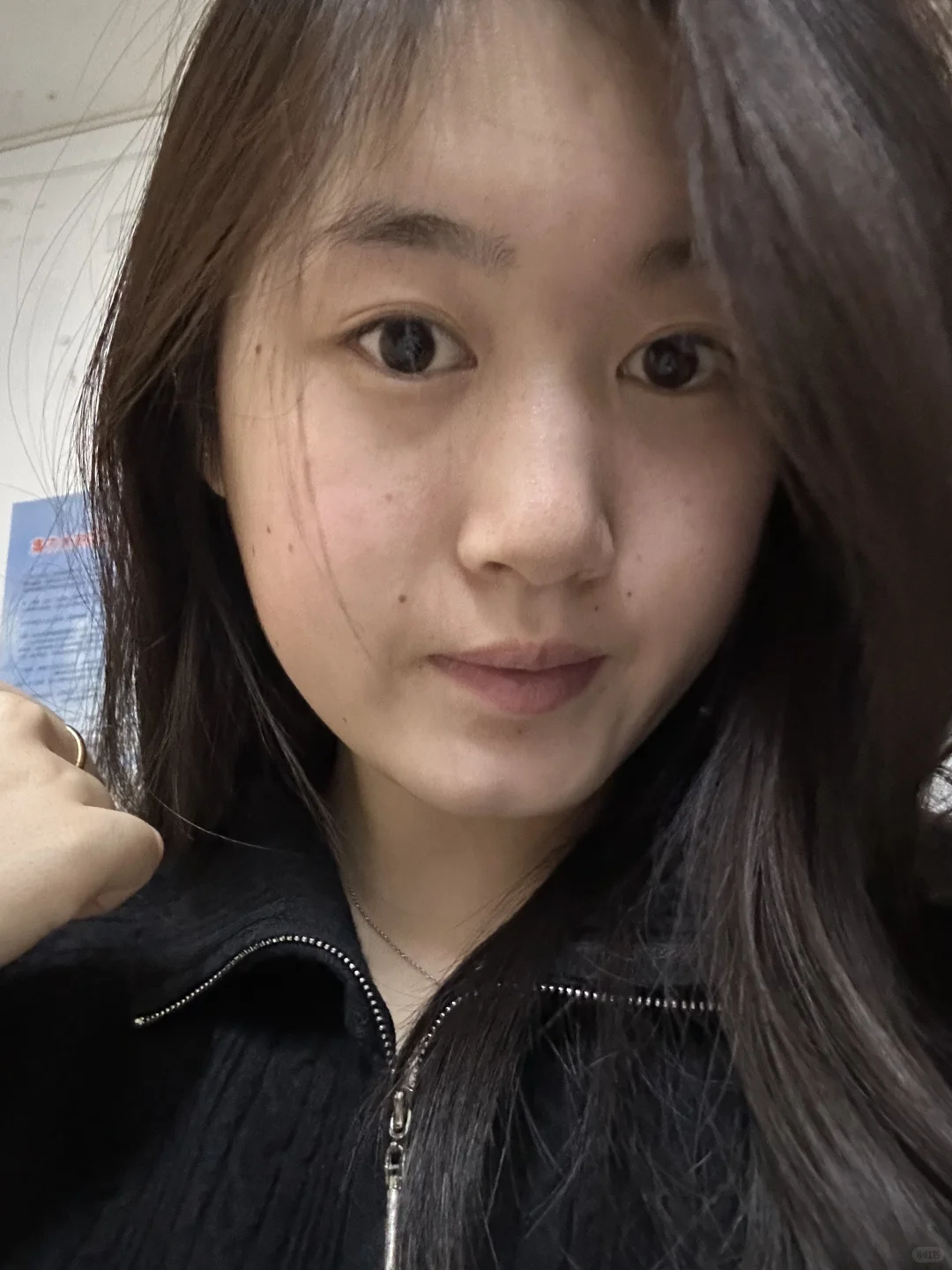 说实话！素颜长这样算好看吗