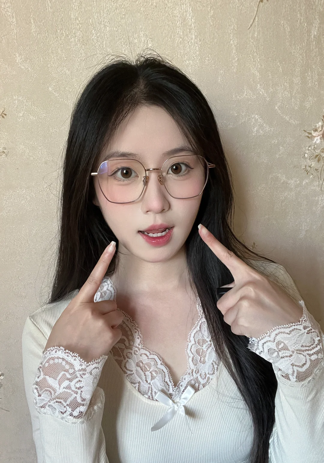 浅当一下眼镜美女🥛