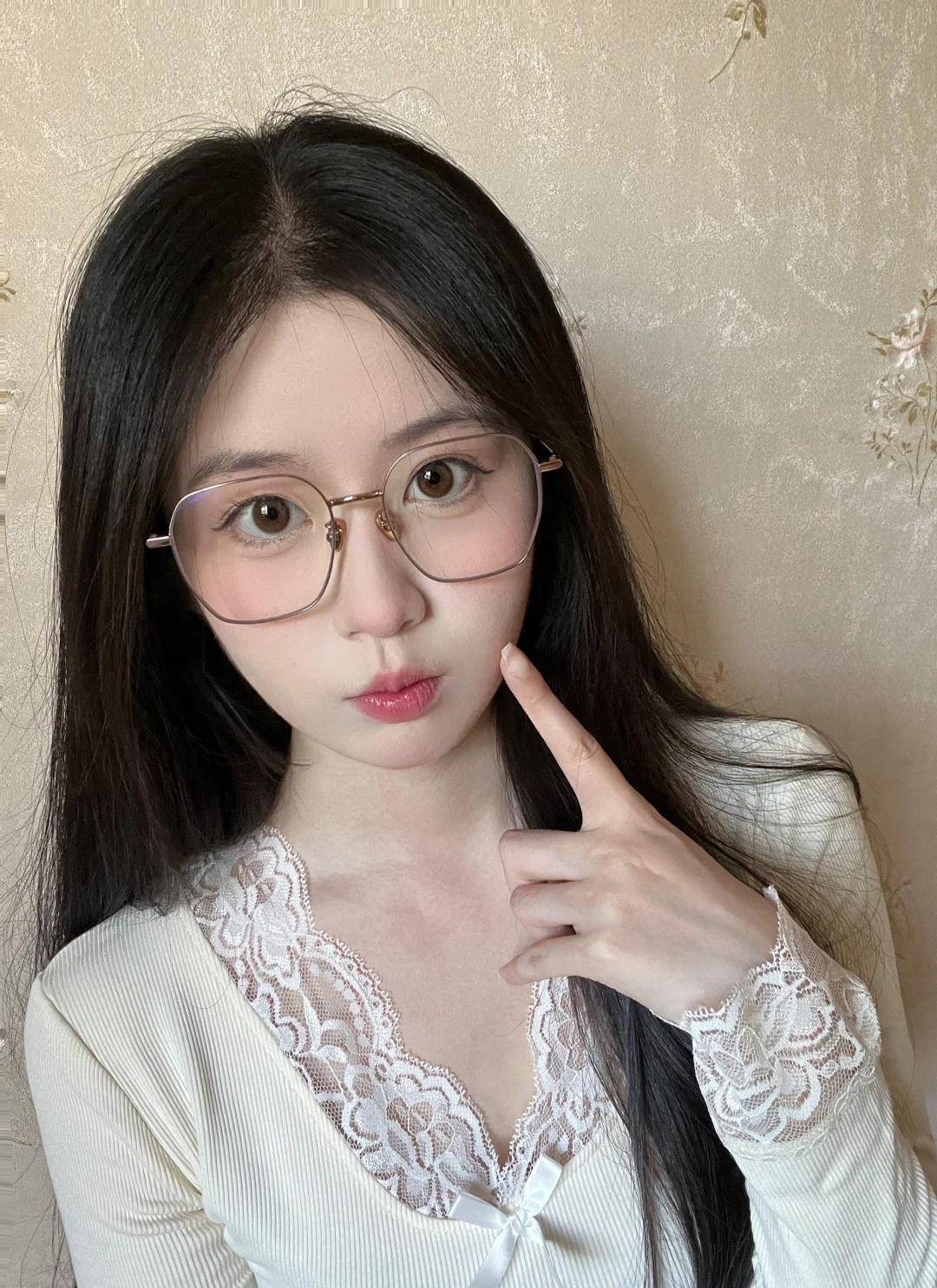 浅当一下眼镜美女🥛