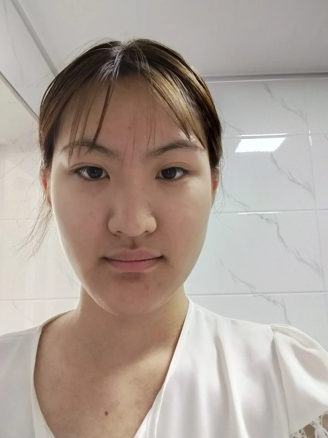 普通人长的不丑，为什么没有美女感