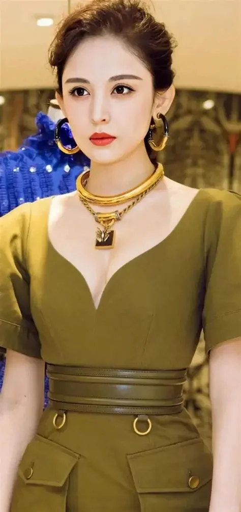 娇艳如花，美丽大方的古力娜扎