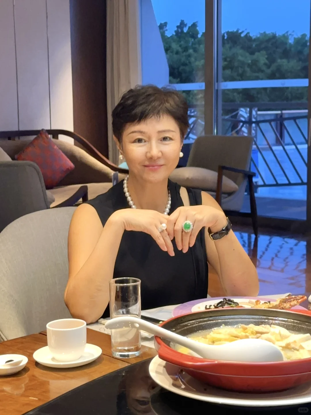 有个超级大美人妈妈是什么体验