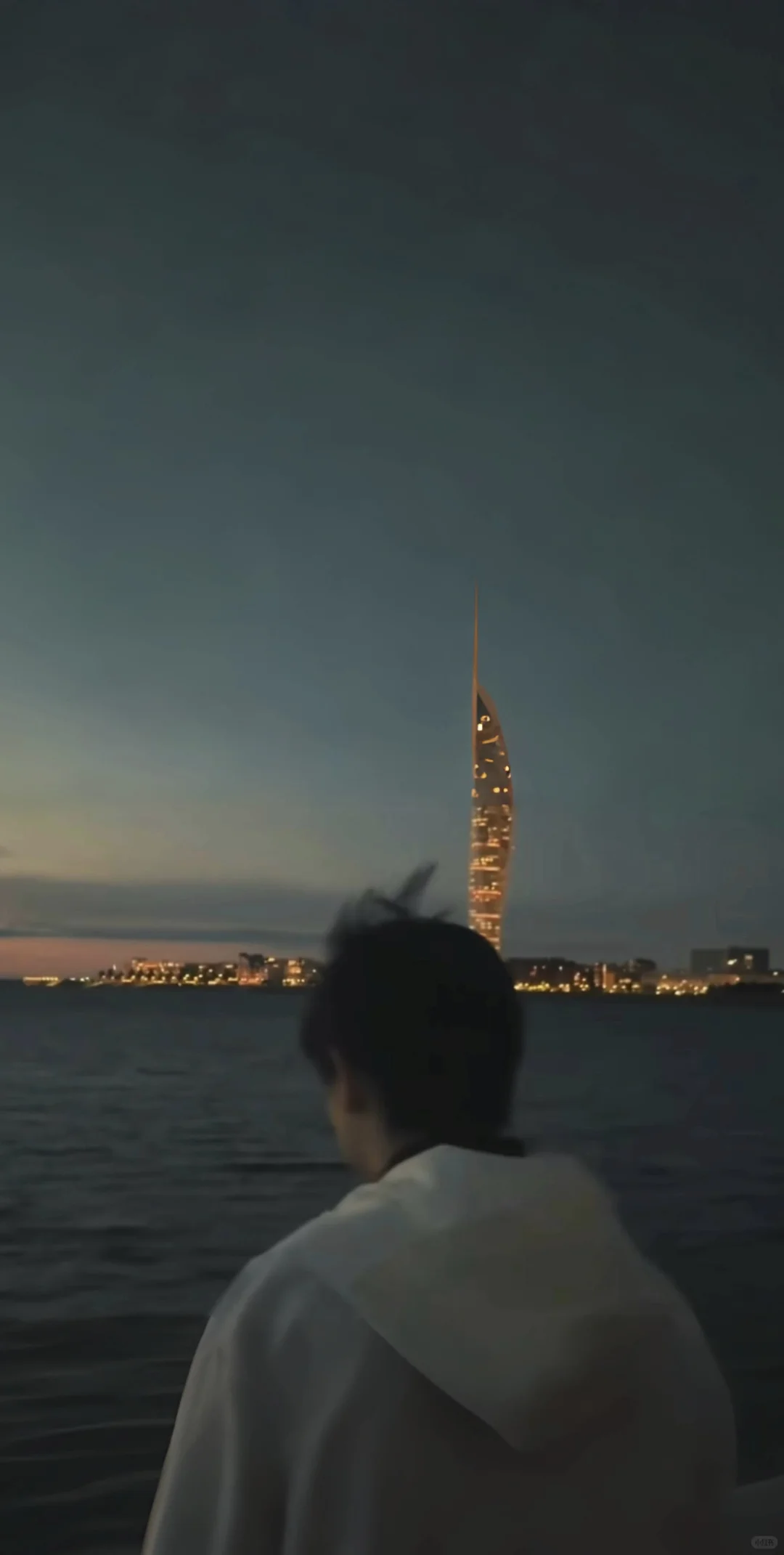 夕陽下的小莎壁紙|希望你幸福莎