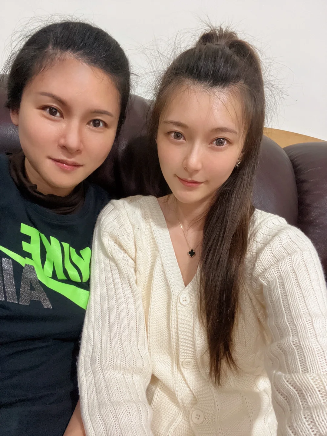 天然美女有個差15歲的媽是什麼感覺🤭🤭🤭