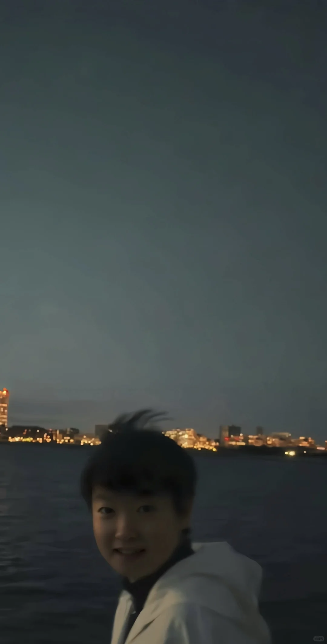 夕陽下的小莎壁紙|希望你幸福莎