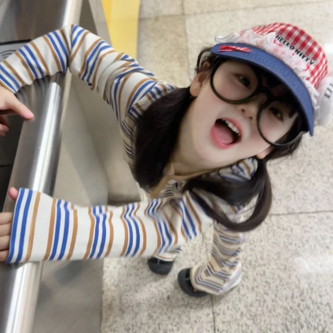 地铁上捉到一只刚下课的小乖⊹ 🐾