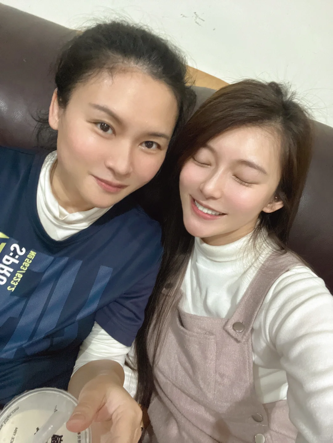 天然美女有個差15歲的媽是什麼感覺🤭🤭🤭