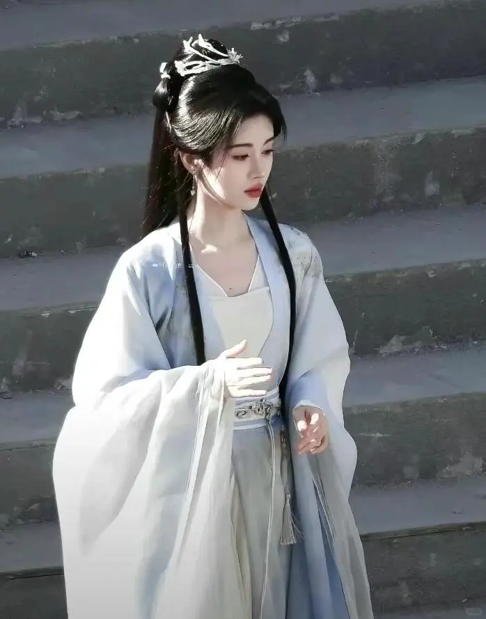 鞠婧祎超美古风图片