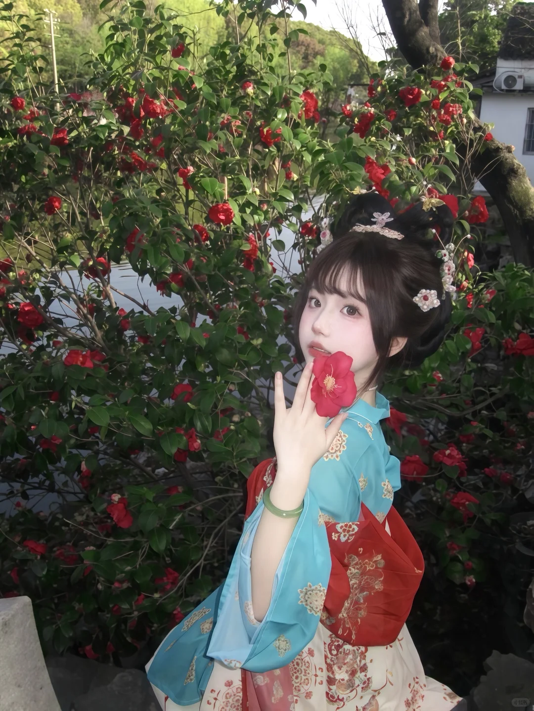 子夜归“欢迎来到，长安妖市”……