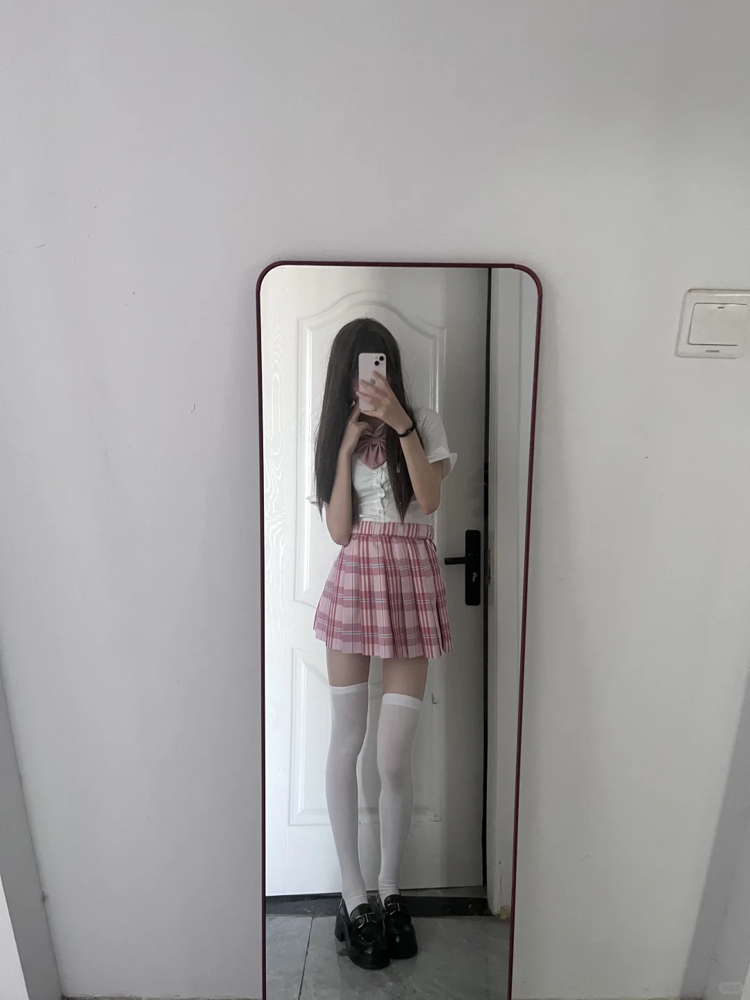 谁还没尝试过白色过膝袜