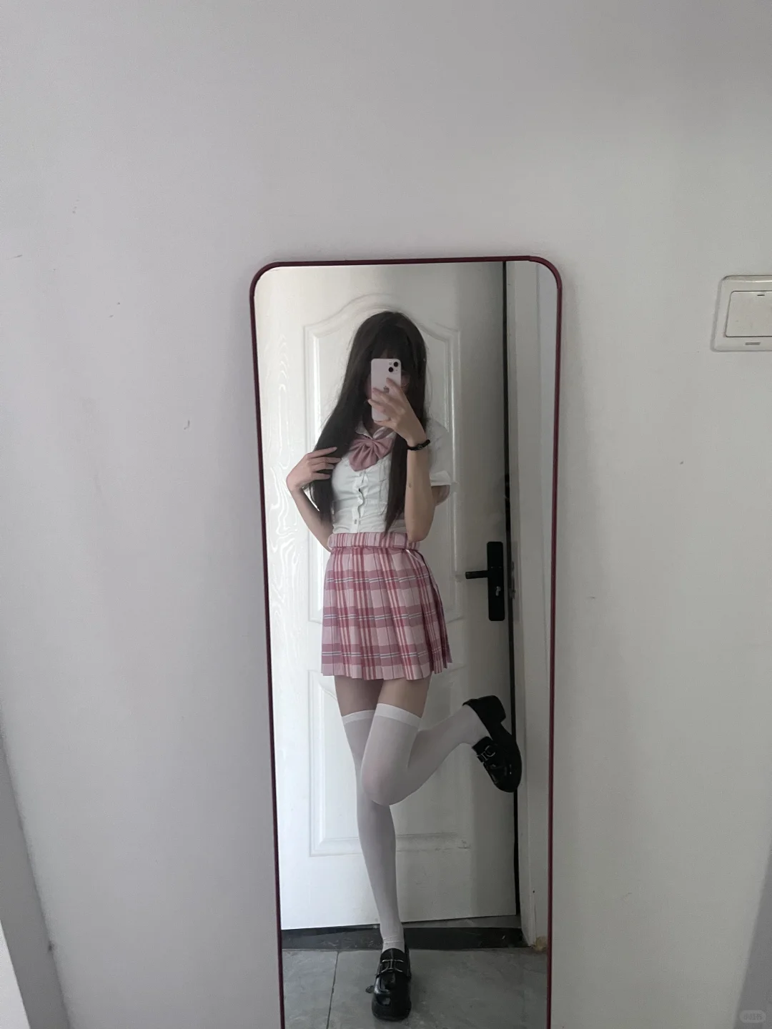谁还没尝试过白色过膝袜