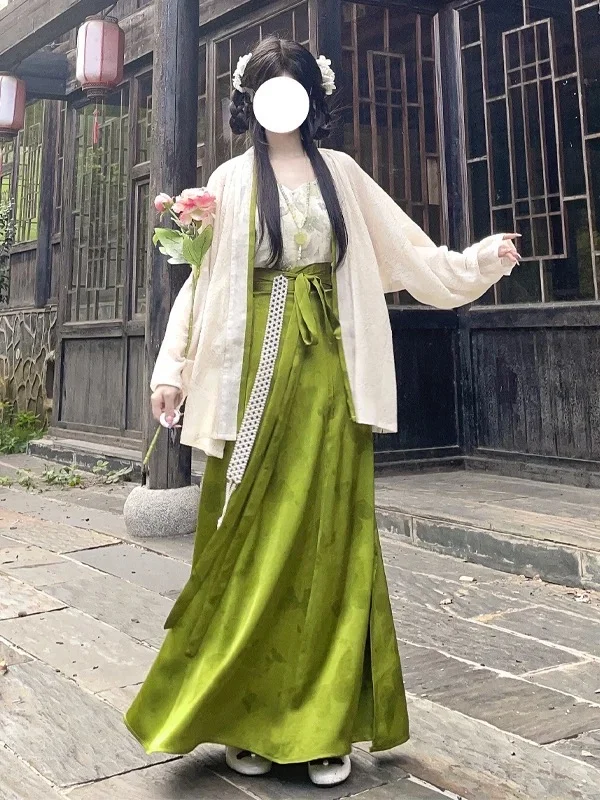 初秋看这套汉服！沁人心脾的绿～穿到200斤
