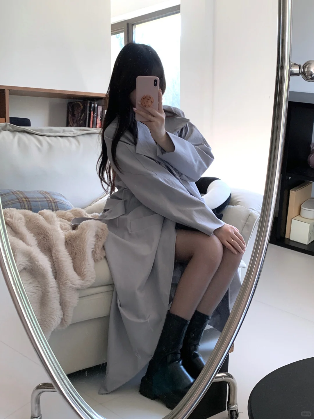 🩶风衣+百褶裙+黑丝=？