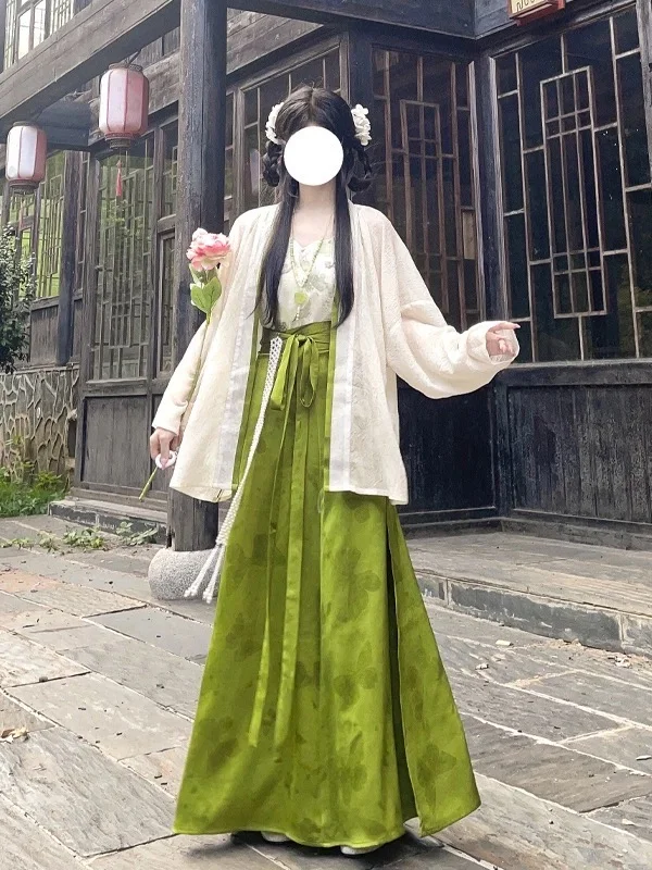 初秋看这套汉服！沁人心脾的绿～穿到200斤