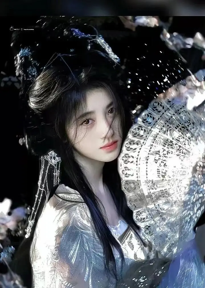 鞠婧祎超美古风图片