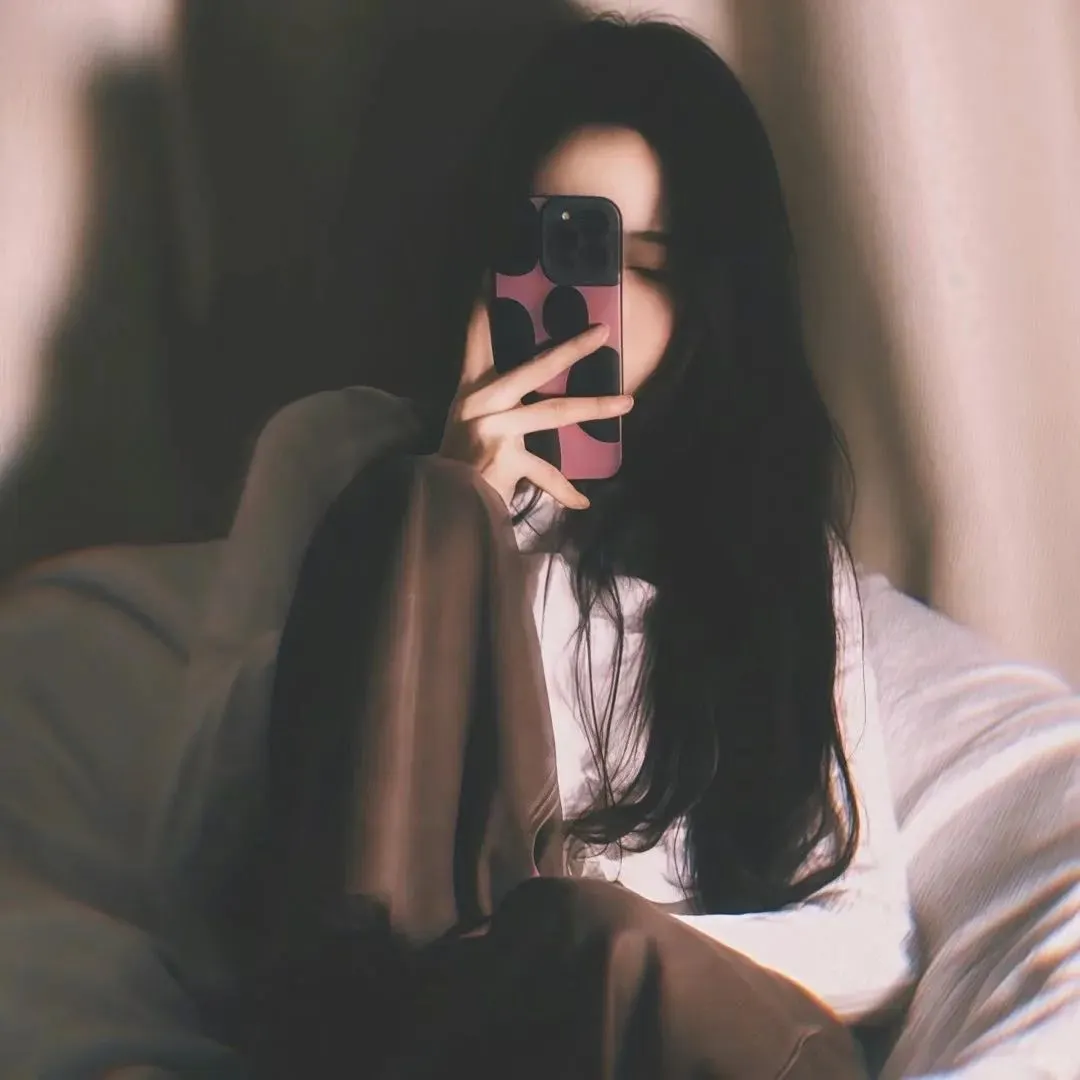氛围感超强的女图