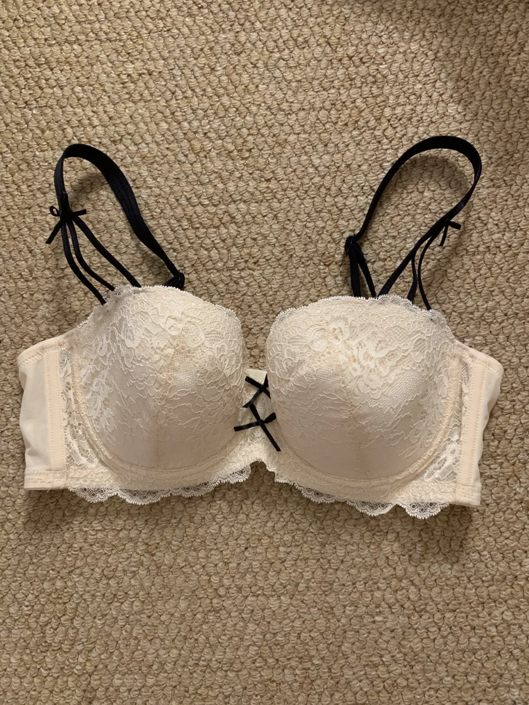 漂亮又聚拢的内衣👙分享附上身图