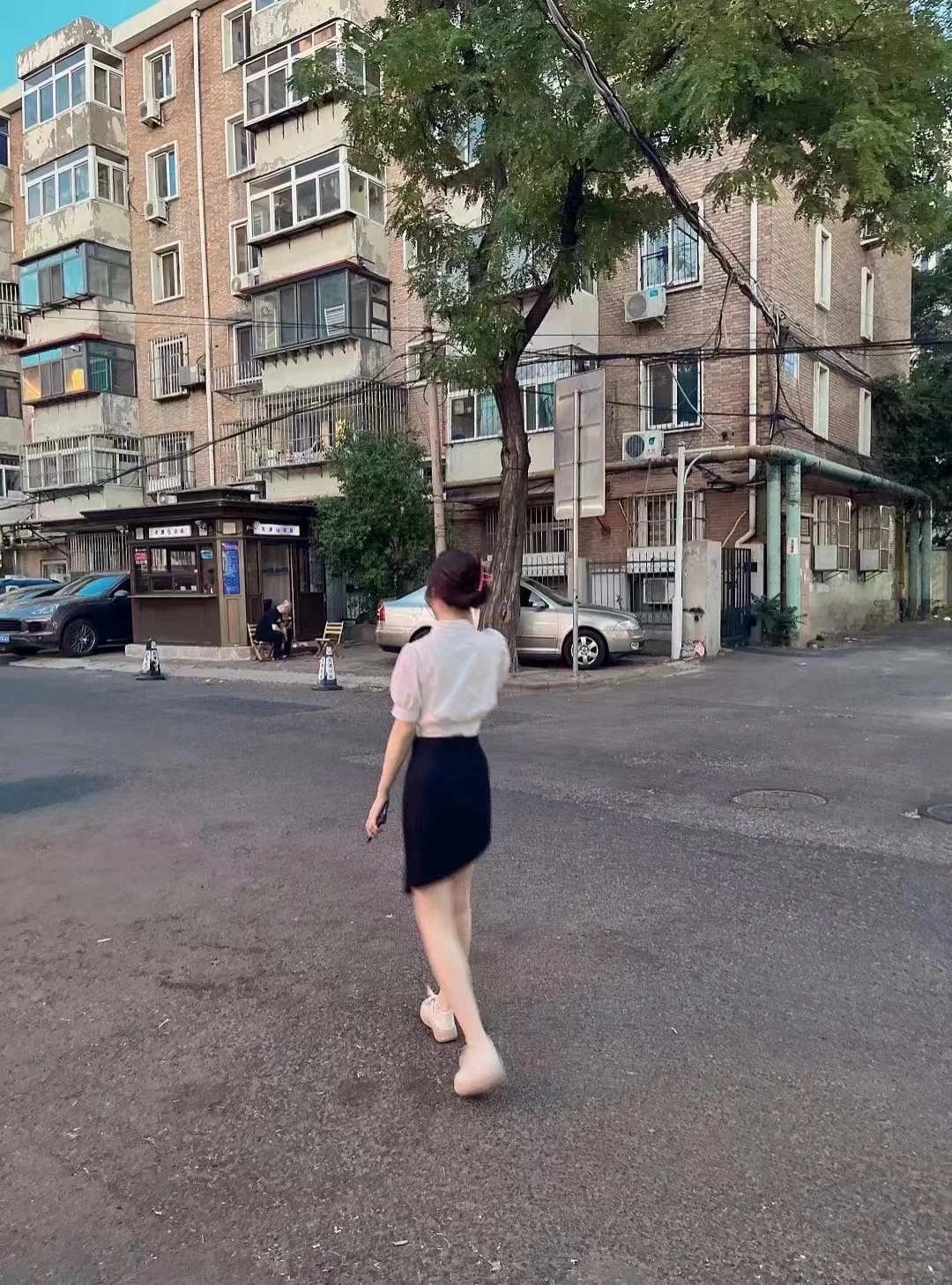 怎么老是有人质疑我的皮肤，老娘白着呢