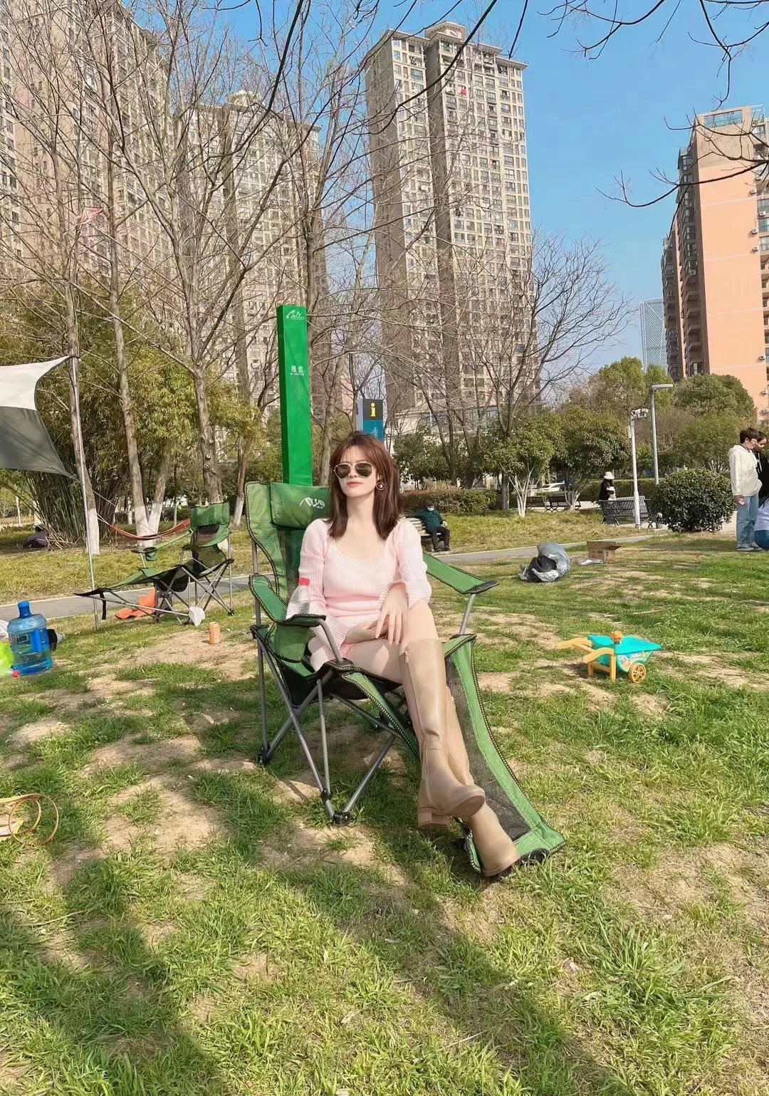 怎么老是有人质疑我的皮肤，老娘白着呢