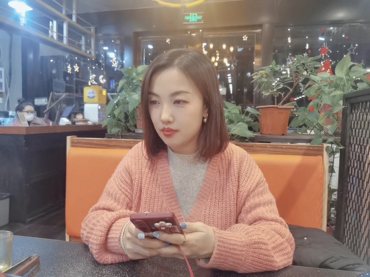 35岁了，还觉得自己是个漂亮的小姐姐。