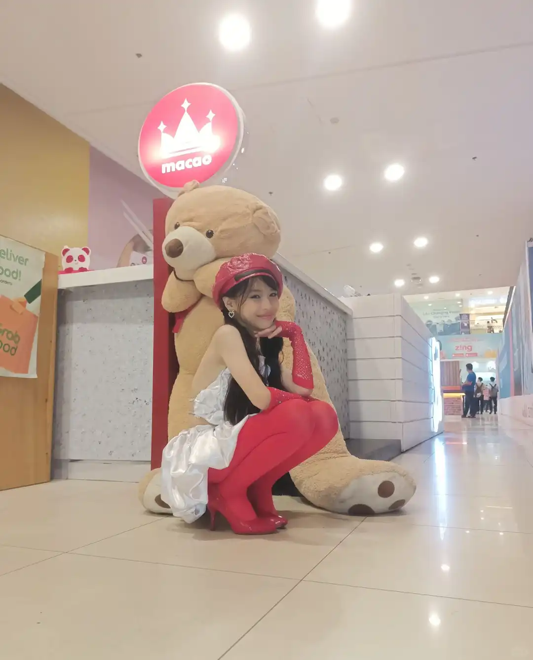 菲律宾儿童模特 Sofia Red heels hose