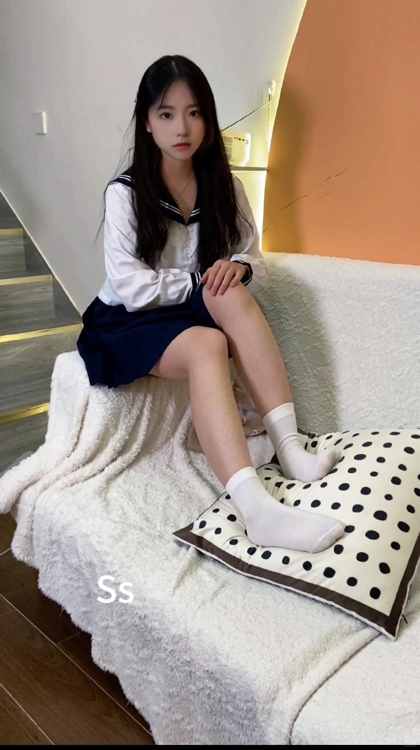 水手服和白袜更配哟