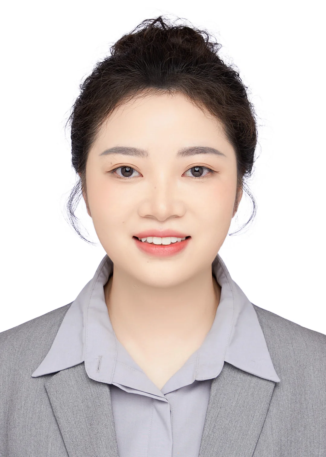 圆脸女生的证件照