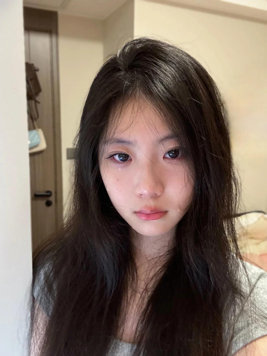 哭到一半自拍几张
