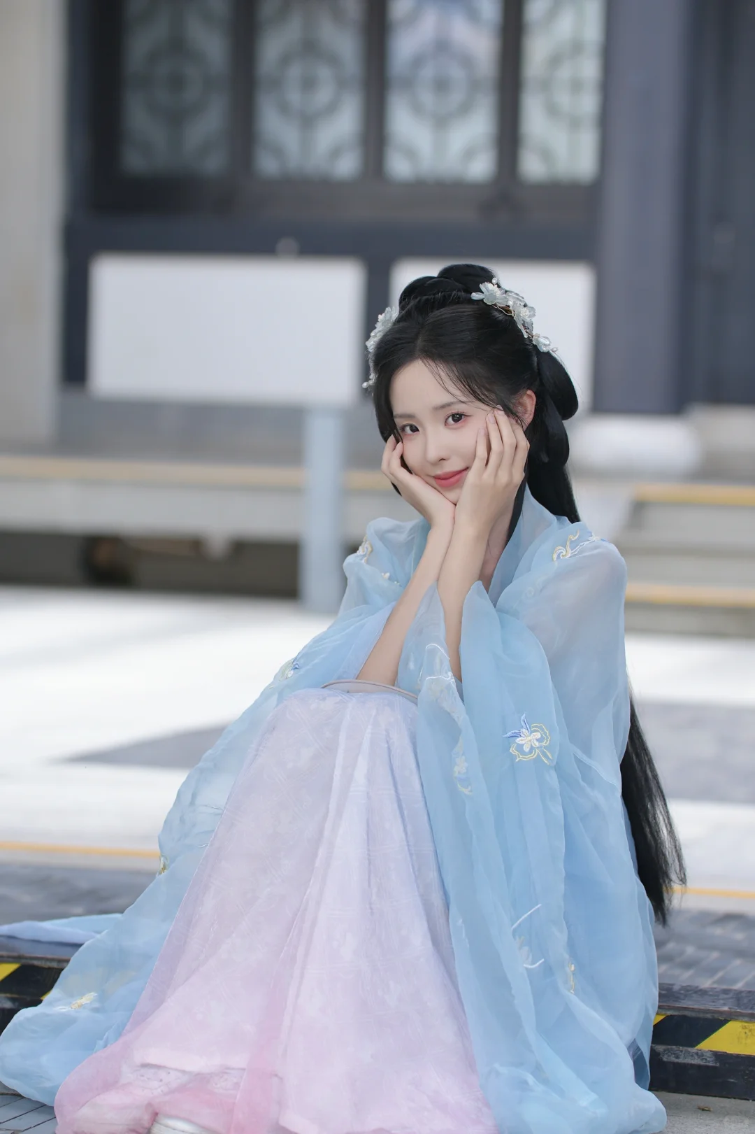 她第一次穿汉服原来这么好看！