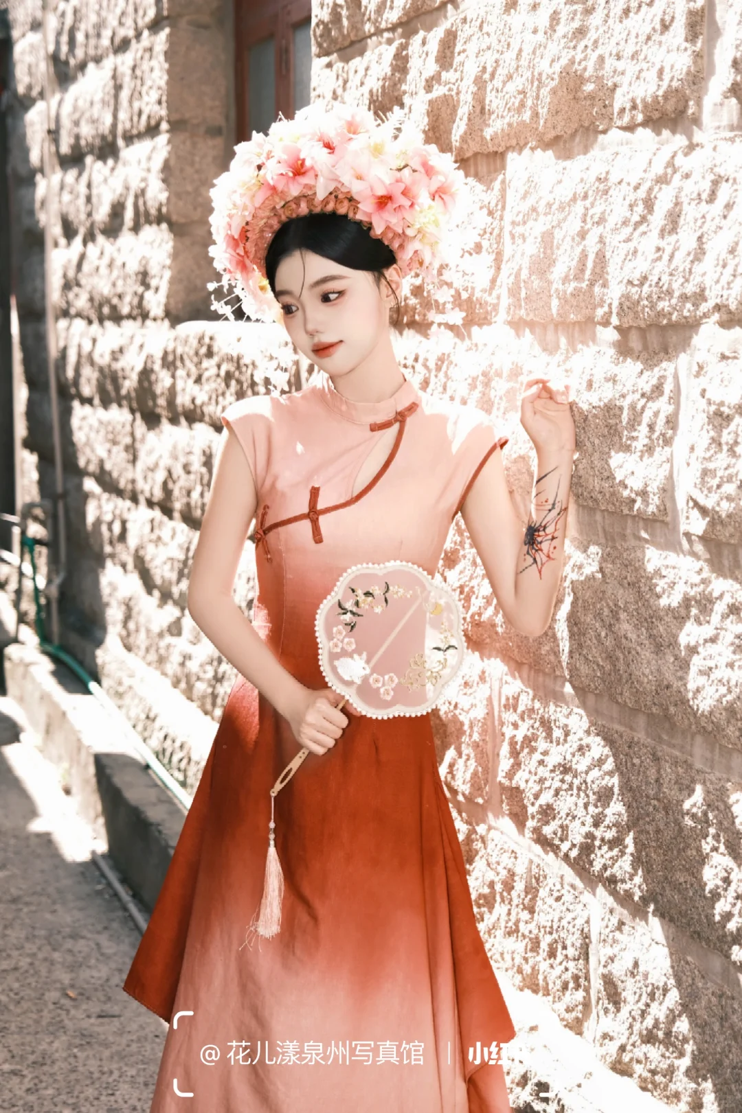 路人说“旗袍簪花真的很惊艳❗”