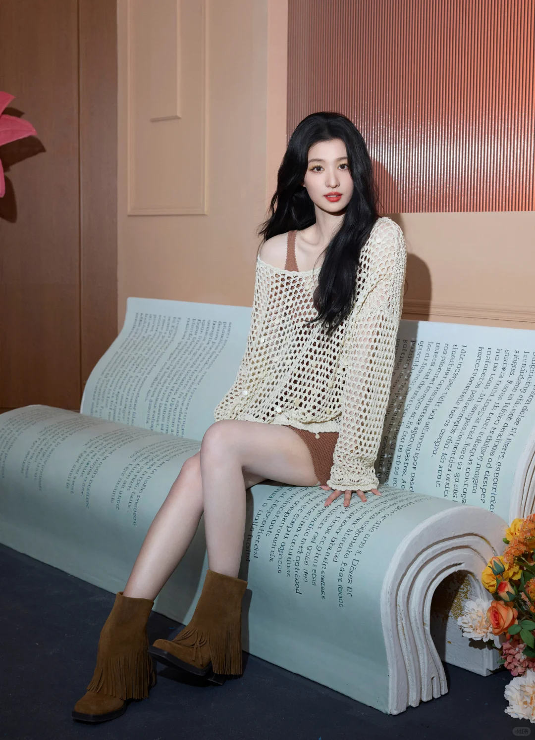 王楚然的性感大长腿，妩媚性感，风情万种