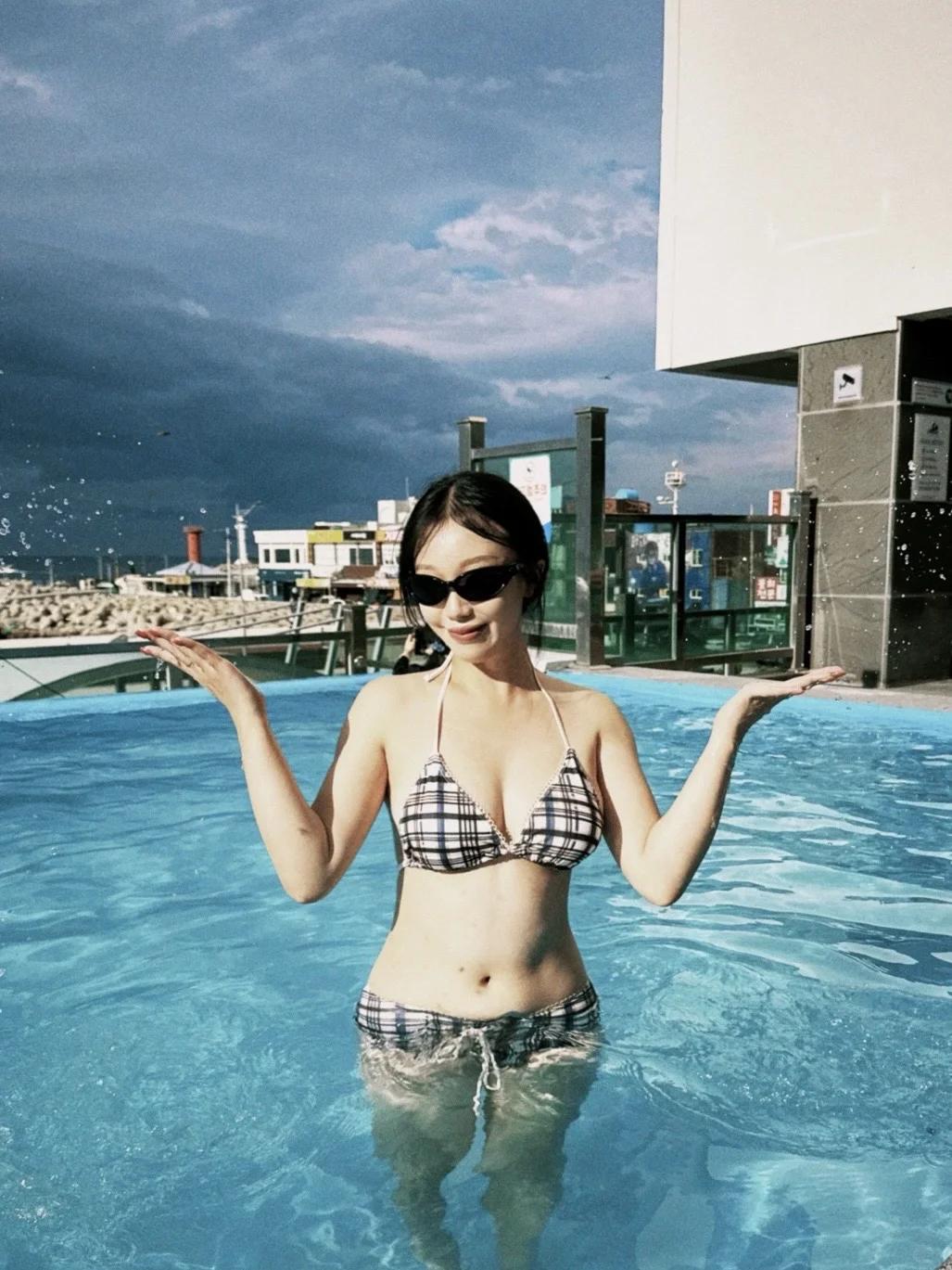 在最美的年纪当然要明媚性感👙📸