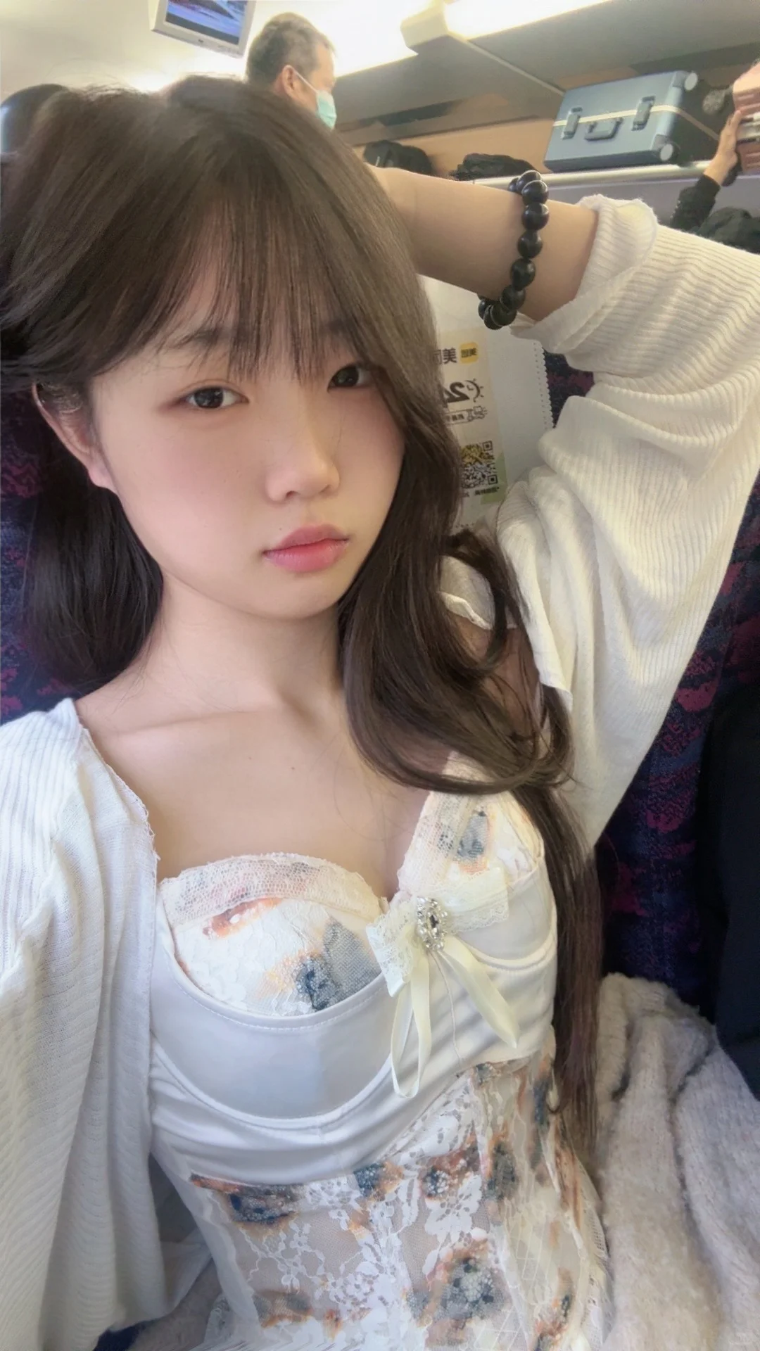 今天的人设是清纯小白花