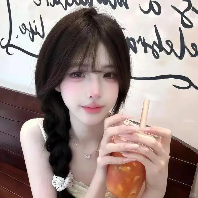 𝑾𝒆𝑪𝒉𝒂𝒕｜甜美女生头像