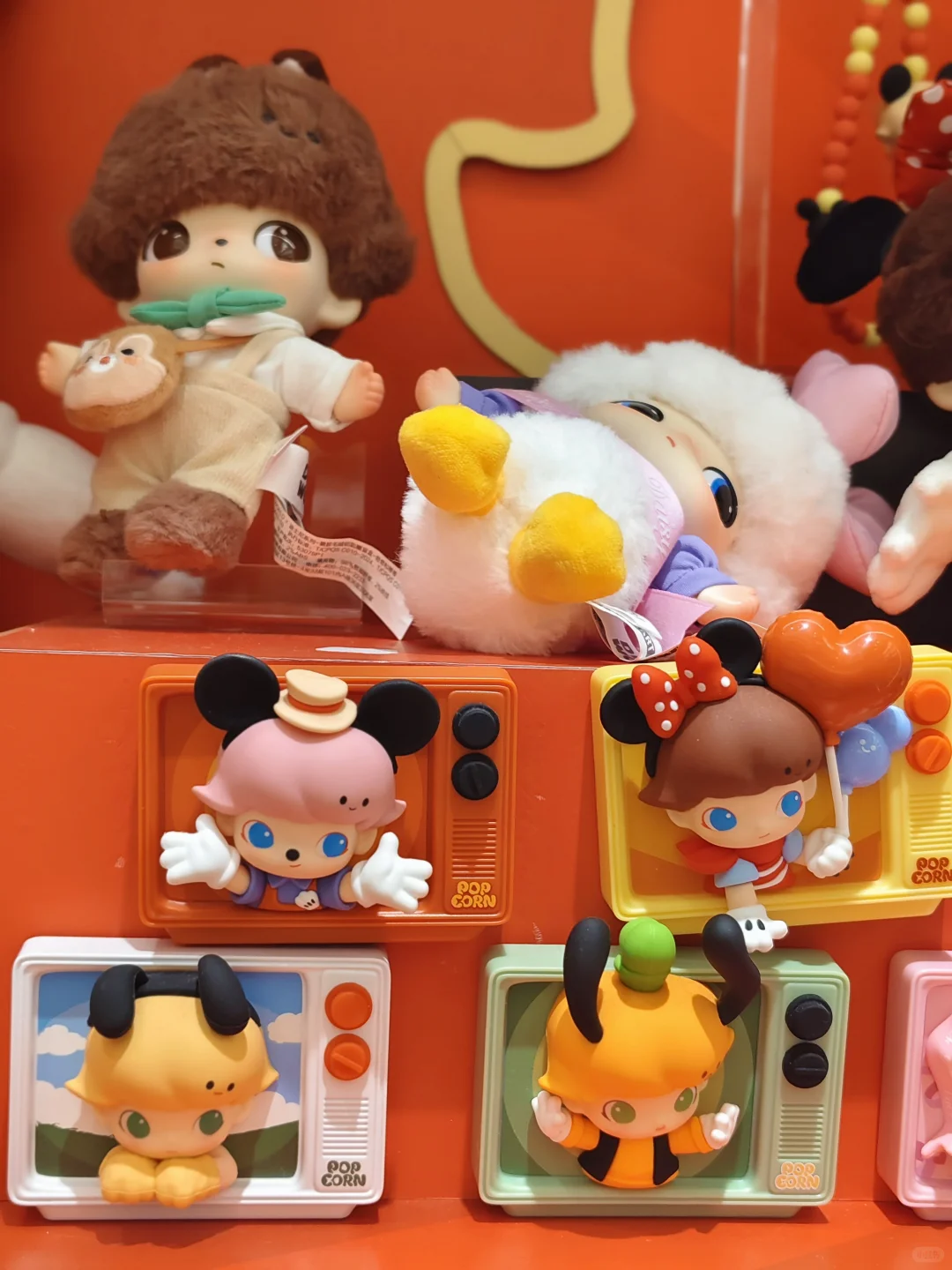 泡泡玛特被做空，潮玩到底比不过黄金