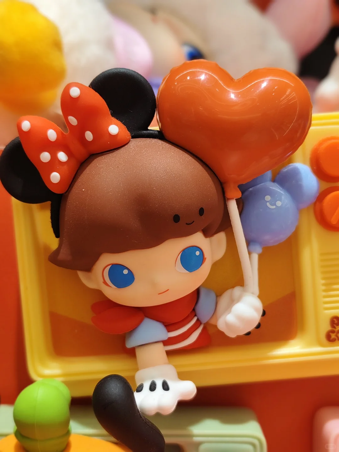 泡泡玛特被做空，潮玩到底比不过黄金