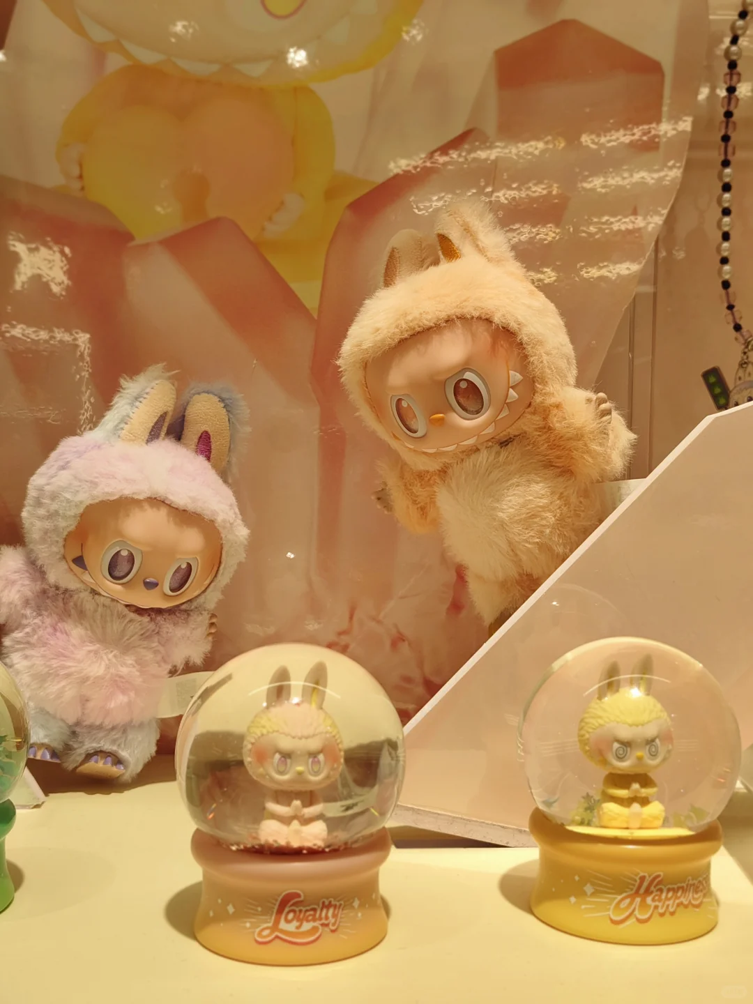 泡泡玛特被做空，潮玩到底比不过黄金