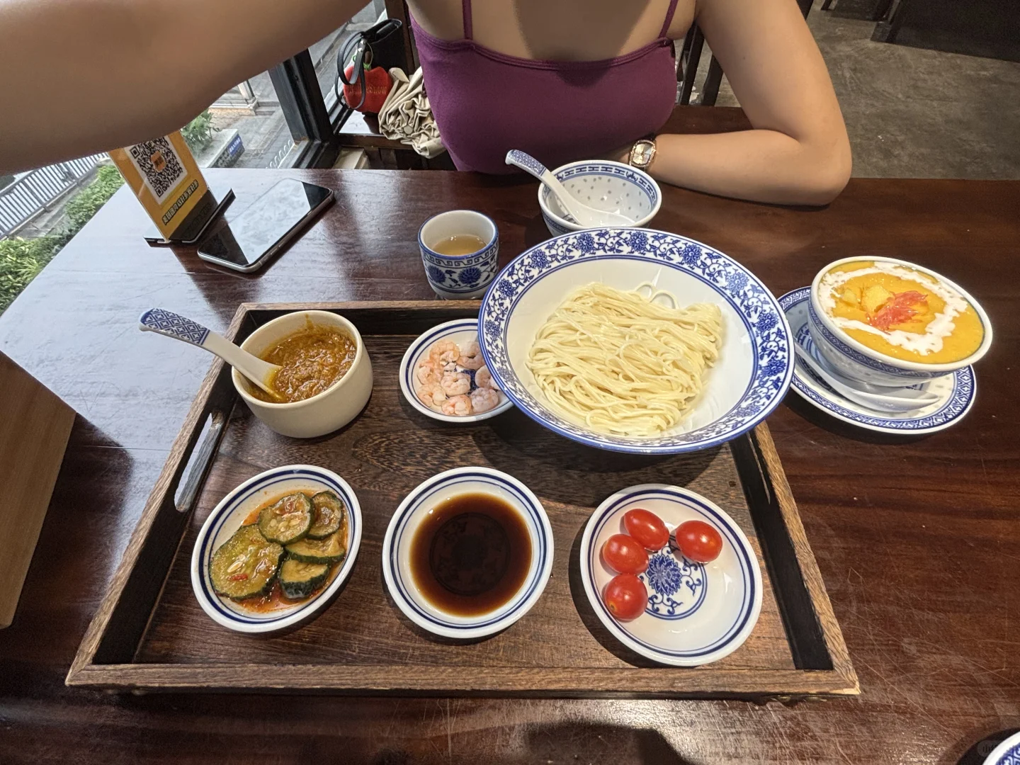 不吊带无夏天,西关这个蟹黄面一般般