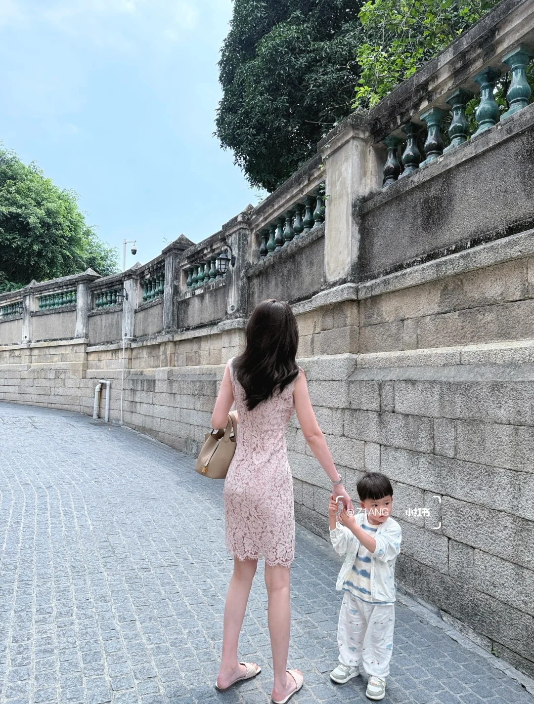 穿去香港被夸一路的裙子。。。